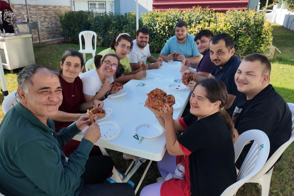 Mersin’de Engelsiz Yaşam Etkinlikleri Lezzetle Şenlendi 1 Mersin’de Engelsiz Yaşam Etkinlikleri Lezzetle Şenlendi