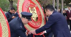 29 ekim cumhuriyet bayrami celenk sunma toreni ile basladi