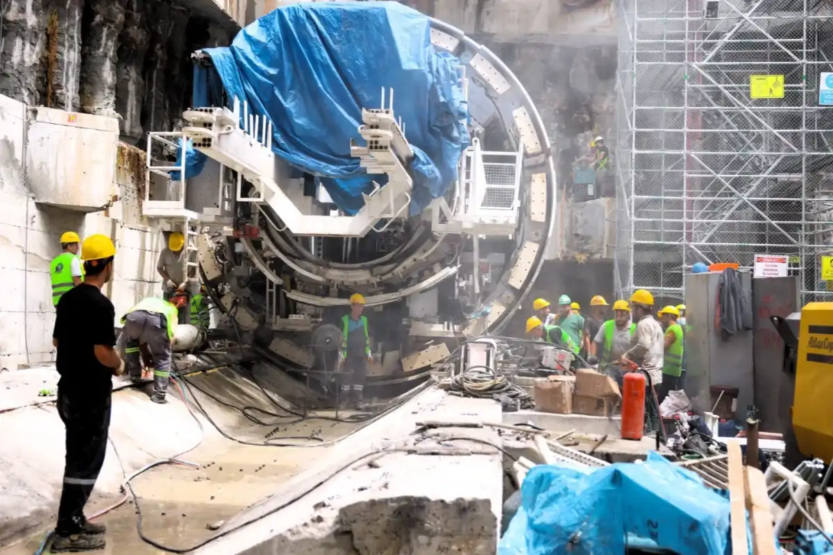 Kocaeli Körfezray Metro Projesi’nde Kazı Çalışmaları Tüm Hızıyla Devam Ediyor