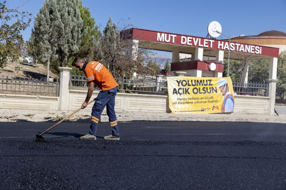 Mut Yolları Büyükşehir İle Daha Konforlu ve Güvenli Hale Geliyor 1 Mut Yolları Büyükşehir İle Daha Konforlu ve Güvenli Hale Geliyor