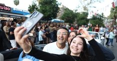 antalya altin portakal film festivalinde geleneksel kortej coskusu