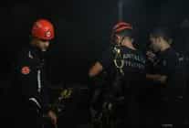 antalya itfaiyesinden nefes kesen kurtarma operasyonuna destek