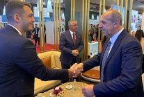 antalya turizm fuari kapilarini acti