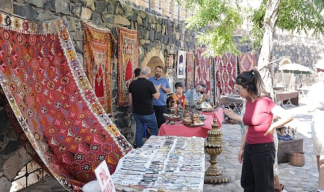 Antika ve Koleksiyon Meraklıları Tarihin Merkezinde Buluşuyor 1 antika ve koleksiyon meraklilari tarihin merkezinde bulusuyor