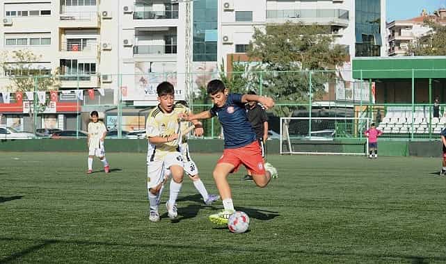 ataturkun cocuklari cumhuriyet kupasi icin sahaya cikti