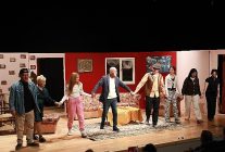 babam geri dondu keciorende tiyatroseverlerle bulustu