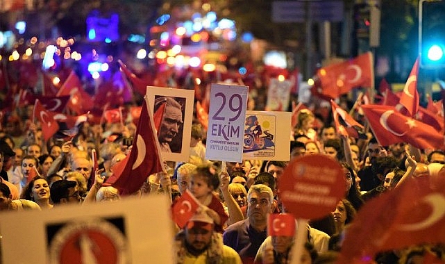 Bornova’da Cumhuriyet Bayramı’na coşkulu kutlama 1 bornovada cumhuriyet bayramina coskulu kutlama