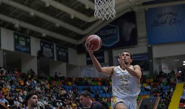 buyuksehir belediyespor basketbol ve voleybolda yenilgi yuzu gormuyor