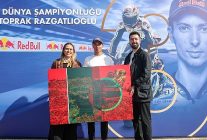 castrolden sanat ve sporu bulusturan eser devrim renk erbilden toprak razgatliogluna isigin ve rengin yolculugu