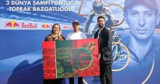 castrolden sanat ve sporu bulusturan eser devrim renk erbilden toprak razgatliogluna isigin ve rengin yolculugu