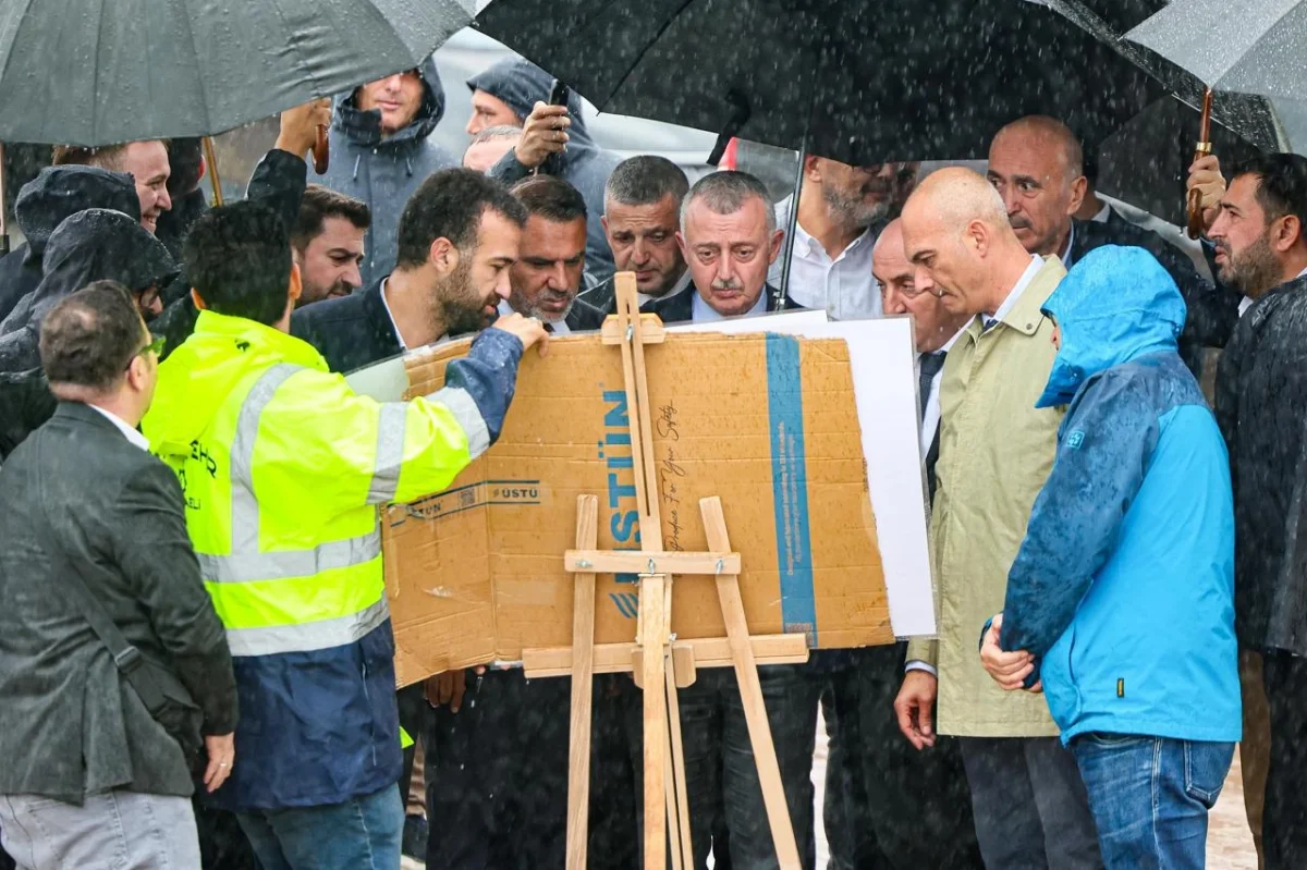 Başkan Büyükakın, Kocaeli’de Sağanak Yağmura Rağmen Saha Denetiminde 1 Başkan Büyükakın, Kocaeli’de Sağanak Yağmura Rağmen Saha Denetiminde