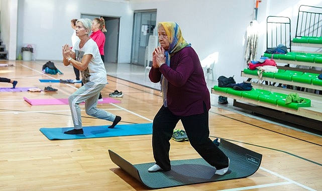 karsiyakada sabah aktiviteleri spor salonlarina tasindi
