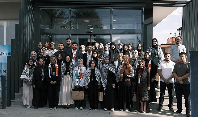 Kudüs Çalışma Grubu’nun “Hakikate Bir Geçit” Çalıştayı Liseli Gençlere Filistin Farkındalığı Kazandırıyor 1 kudus calisma grubunun hakikate bir gecit calistayi liseli genclere filistin farkindaligi kazandiriyor