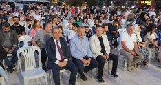 minik ogrencilerden cumhuriyet bayrami kutlamasi