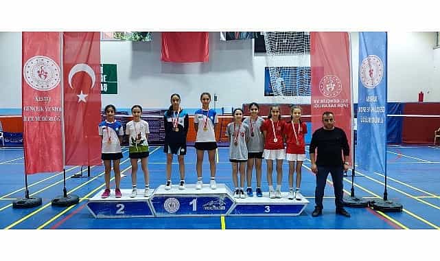 osmangazili badmintoncular madalyaya doydu