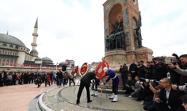 taksimde cumhuriyetin 102 yil kutlamasi