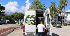 ukome ekipleri servis araclarini inceliyor