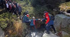 uludagda yuzlerce kisi cumhuriyetin izinde yurudu