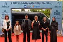 ulusal yarismanin iki finalisti tavsan imparatorlugu ve aldigimiz nefes antalyada seyirciyle bulustu