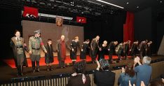 yasamak mi yoksa olmek mi atasehirde seyirciyle bulustu