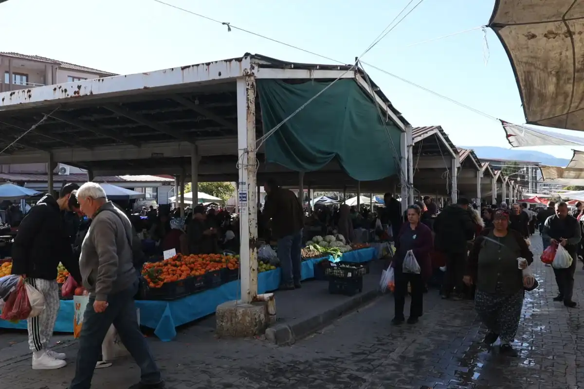 Muğla Büyükşehir, Yatağan Pazar Yerini Yeniliyor