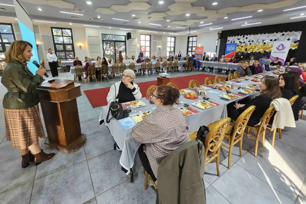 Gölcük’te Kadına Yönelik Şiddet Farkındalığı Etkinliği