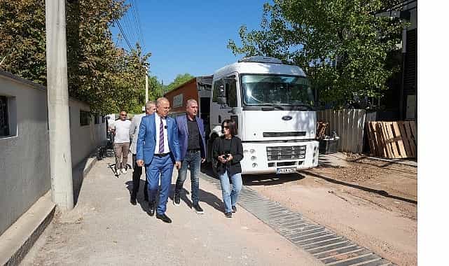 gaziemirde asfalt seferberligi iki ayda 4 bin 472 metrekare alan asfaltlandi