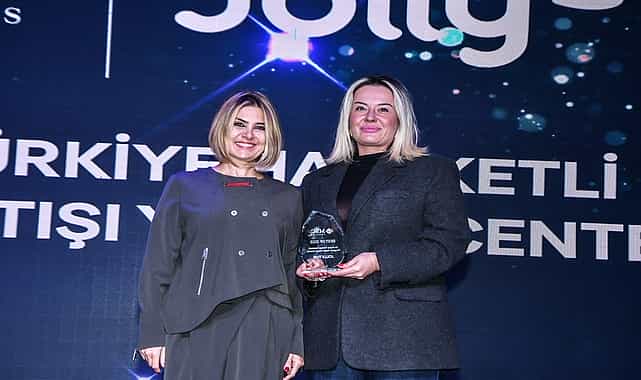jolly msc cruisestan en fazla turkiye hareketli program satisi yapan acenta odulunu aldi