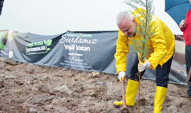 menemende fidanlar yesil vatan icin dikildi