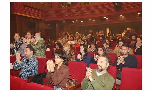 sehir tiyatrolarinin buyuk ilgi goren oyunu kopek kalbi bursada seyirciyle bulustu