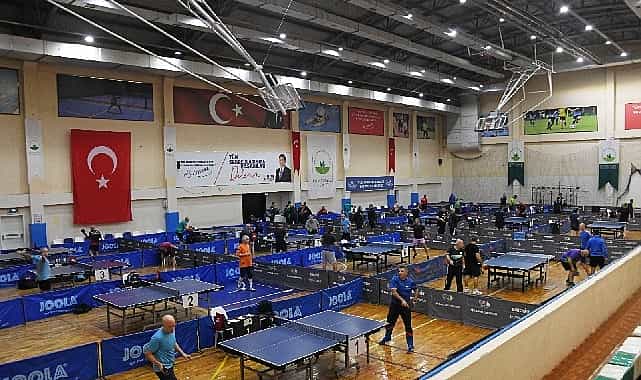 ulusal bursa veteran masa tenisi turnuvasi basladi
