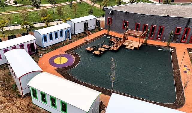 yeni lokomotif cocuk koyleri yolda