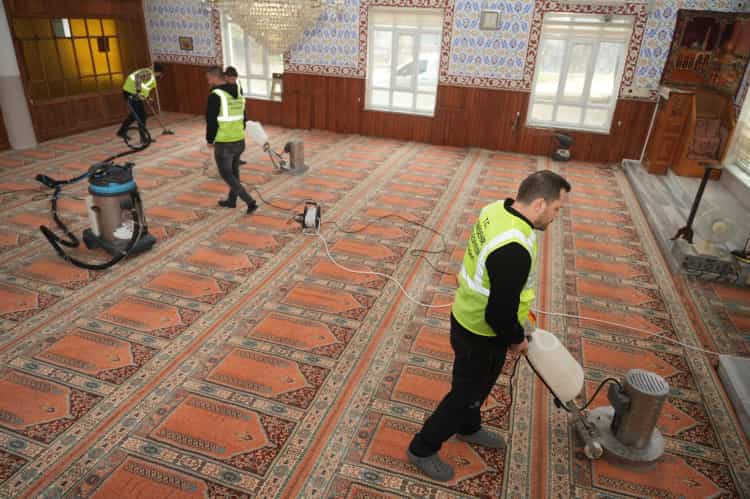 Bursa Yenişehir’de Camiler Üç Aylara Hazırlanıyor