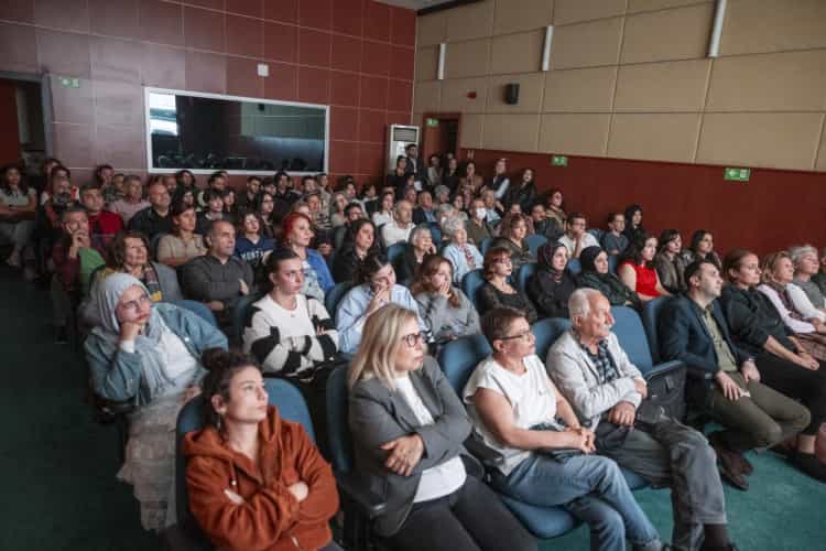 Mersinlilerden “Biz Radyoyu Çok Sevdik” Belgeseline Tam Not