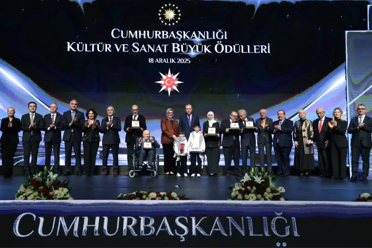 Cumhurbaşkanlığı Büyük Ödülleri Sahiplerini Buldu: Erdoğan Kültür ve Sanatı Öne Çıkardı