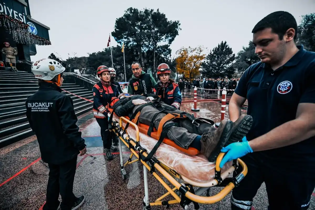 İzmir İtfaiyesi Acil Durumlara Hazırlığını Sürdürüyor