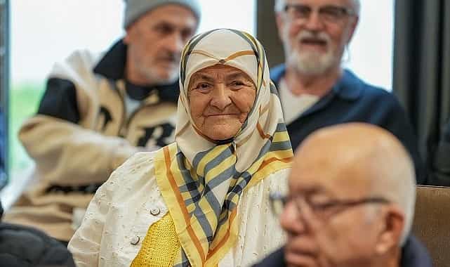 huzurevi sakinlerine yeni yil ziyareti