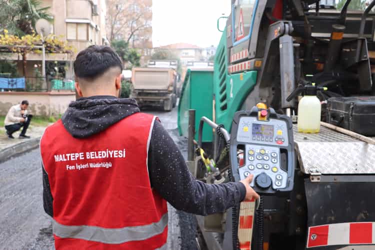 Maltepe’de Yol Konforu İçin Asfalt Çalışmaları Hız Kazandı
