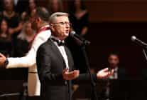 izmir buyuksehir belediyesi korosu sonbahar sarkilariyla yureklere dokundu