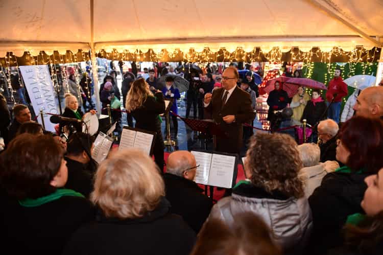Osmangazi Meydanı Türk Sanat Müziğiyle Şenlendi