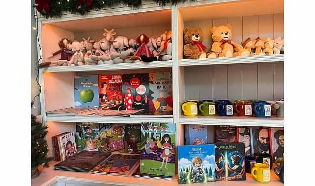 testeryounun cocuklara teknolojiyi sevdiren kitaplari istanbul oyuncak muzesinde satista