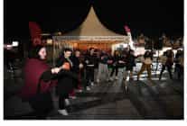 yeni yil festivali aksam saatlerine renk katti