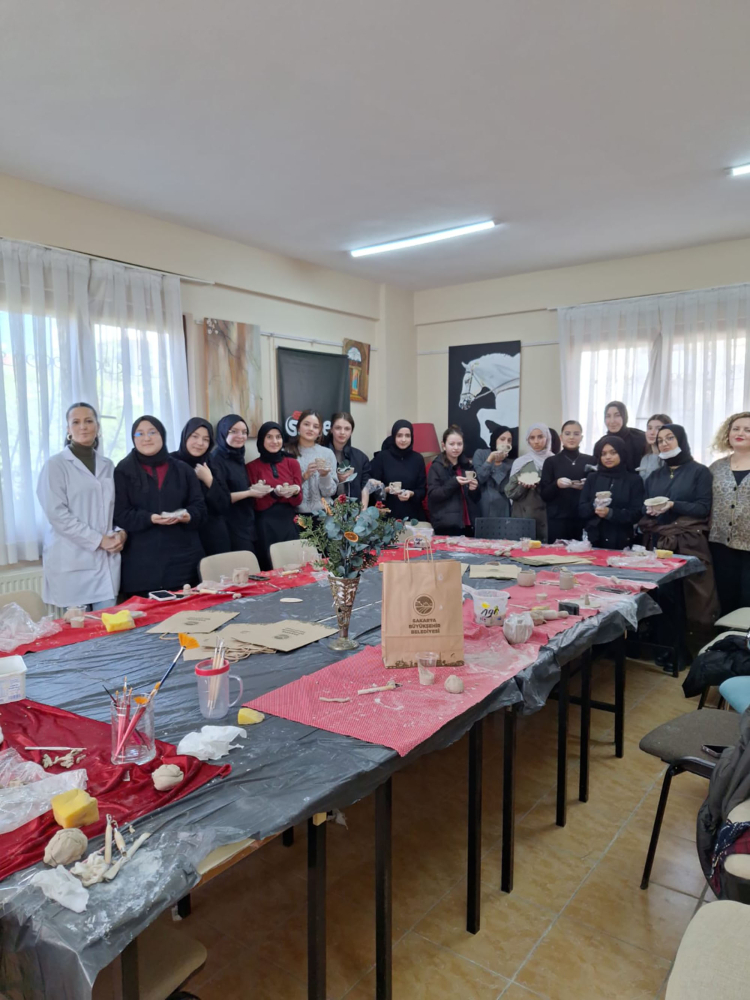 Sakarya Büyükşehir, Gençleri Atölyelerde Üretimle Buluşturuyor