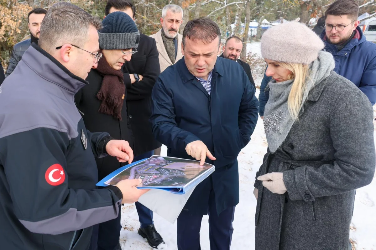 Bilecik’te Kış Festivali Coşkusu: 2 Ton 11 Kilo Hamsi 1 Bilecik’te Kış Festivali Coşkusu: 2 Ton 11 Kilo Hamsi