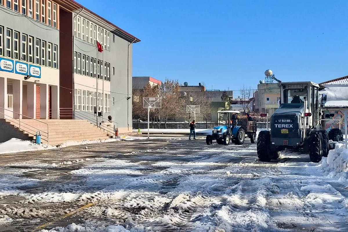 Midyat’ta Yoğun Kar Yağışına Karşı Seferberlik