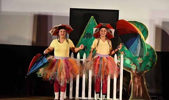 baskan cercioglu sokeli cocuklari tiyatro ile bulusturdu