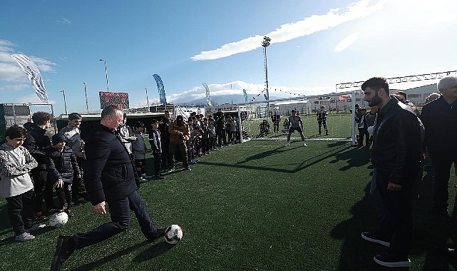 buyukakin her gun yeni bir eserle kentimizi guzellestiriyoruz