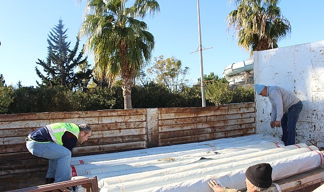 Büyükşehir Belediyesi’nden hortumdan zarar gören üreticiye destek 1 buyuksehir belediyesinden hortumdan zarar goren ureticiye destek