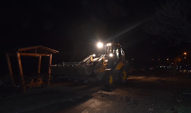 dalgalar cekildi temizlik basladi