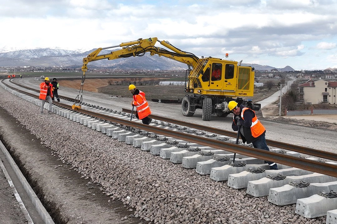 Ankara–İzmir Arasında Hızlı Tren Çalışmaları Sürüyor 1 Ankara–İzmir Arasında Hızlı Tren Çalışmaları Sürüyor